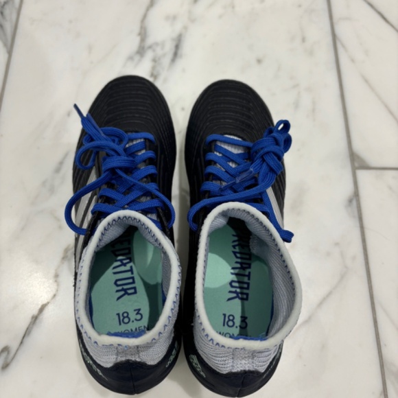 New In Box: Adidas Predator 18.3 Firm Ground Womens Cleats Size 5US Blue/Silver - Picture 6 of 8